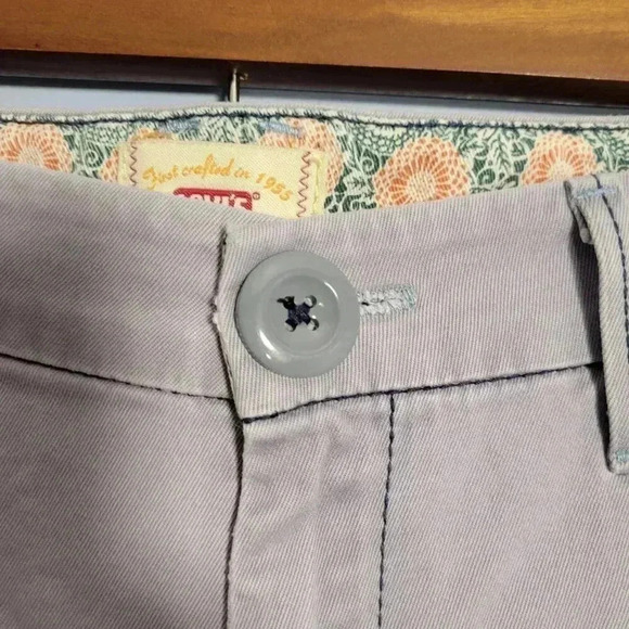 Levi's Tab Twills Size 8 Light Purple Lilac Classic Zipper Button Chino Shorts - Picture 4 of 10